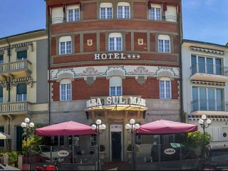 Hotel Alba Sul Mare a Lido di Camaiore