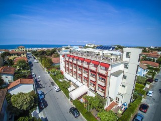 Hotel Nuova Sabrina a Marina di Pietrasanta